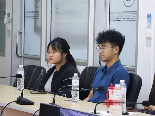 คณะรัฐศาสตร์และสังคมศาสตร์ 
