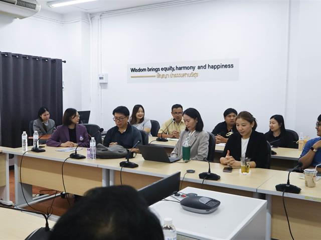 คณะรัฐศาสตร์และสังคมศาสตร์ 