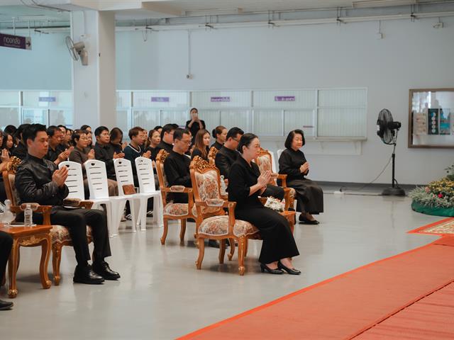 พิธีตักบาตรอุทิศถวายเป็นพระกุศล
