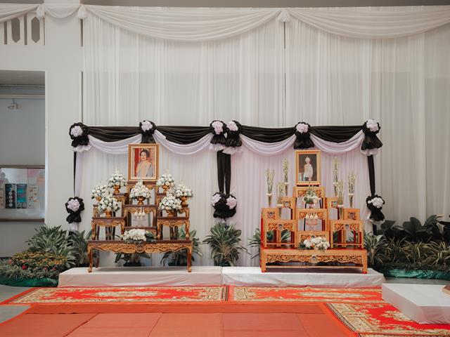 พิธีตักบาตรอุทิศถวายเป็นพระกุศล