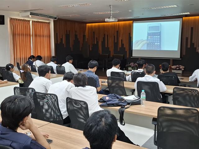 คณะวิศวกรรมศาสตร์ เสริมทักษะนิสิตใหม่ อบรมใช้เครื่องคิดเลขวิทยาศาสตร์เพื่อการเรียนรู้อย่างมีประสิทธิภาพ
