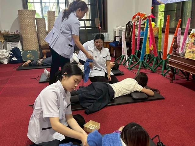คณะสาธารณสุขศาสตร์ ได้นำคณะผู้บริหาร คณาจารย์ บุคลากร และนิสิต เข้าร่วมพิธีเจริญพระพุทธมนต์ สืบพระชะตาหลวง