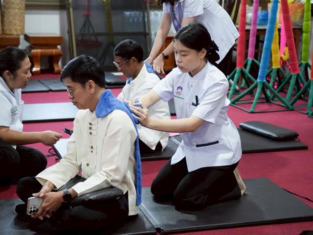 คณะสาธารณสุขศาสตร์ ได้นำคณะผู้บริหาร คณาจารย์ บุคลากร และนิสิต เข้าร่วมพิธีเจริญพระพุทธมนต์ สืบพระชะตาหลวง