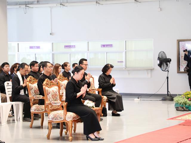 คณะทันตแพทยศาสตร์ มหาวิทยาลัยพะเยา เข้าร่วมพิธีตักบาตรอุทิศถวายเป็นพระกุศล เนื่องในวาระครบปัณรสมวาร