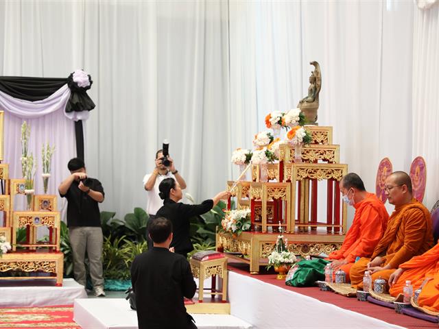 คณะทันตแพทยศาสตร์ มหาวิทยาลัยพะเยา เข้าร่วมพิธีตักบาตรอุทิศถวายเป็นพระกุศล เนื่องในวาระครบปัณรสมวาร