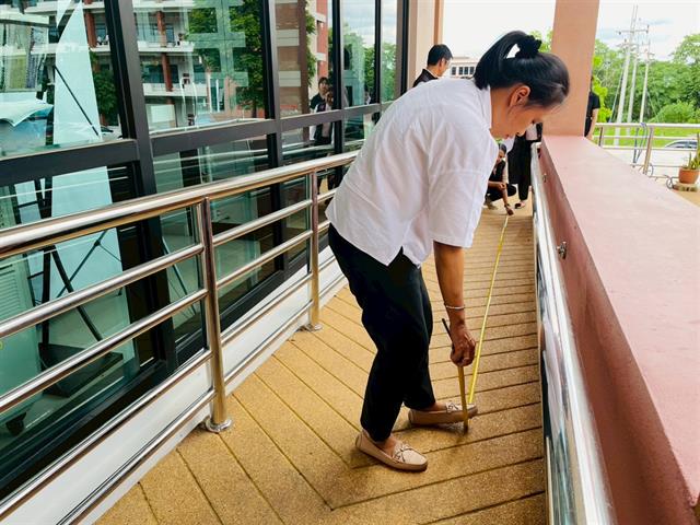 คณะทันตแพทยศาสตร์ มหาวิทยาลัยพะเยา ร่วมกับหน่วยวิจัยและออกแบบเพื่อคนทั้งมวล มหาวิทยาลัยธรรมศาสตร์ ตรวจติดตามการจัดสิ่งอำนวยความสะดวกสำหรับคนพิการและทุกคนในสังคม ประจำปี 2569