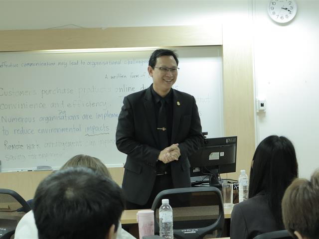 คณบดีวิทยาลัยการจัดการ พบนิสิตใหม่ รุ่นเข้าศึกษา ปีการศึกษา 2569 ฟ้ามุ่ยช่อที่ 16