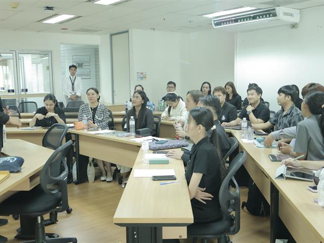 คณบดีวิทยาลัยการจัดการ พบนิสิตใหม่ รุ่นเข้าศึกษา ปีการศึกษา 2569 ฟ้ามุ่ยช่อที่ 16