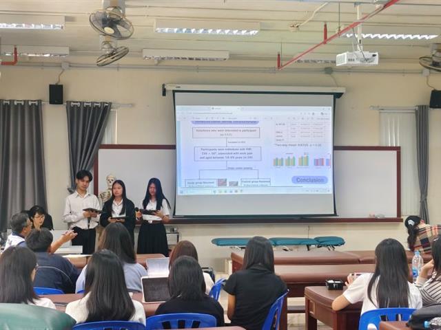 โครงการ21th century skills สำหรับนิสิต กิจกรรมที่ 2 การใช้ภาษาอังกฤษเพื่อนำเสนอบทความทางวิชาการอย่างมีประสิทธิภาพ