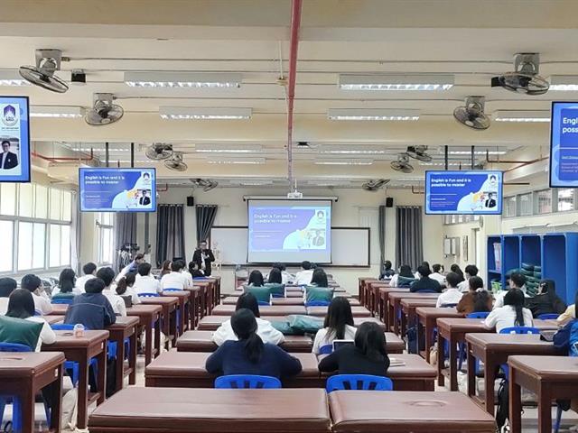 โครงการ21th century skills สำหรับนิสิต กิจกรรมที่ 2 การใช้ภาษาอังกฤษเพื่อนำเสนอบทความทางวิชาการอย่างมีประสิทธิภาพ