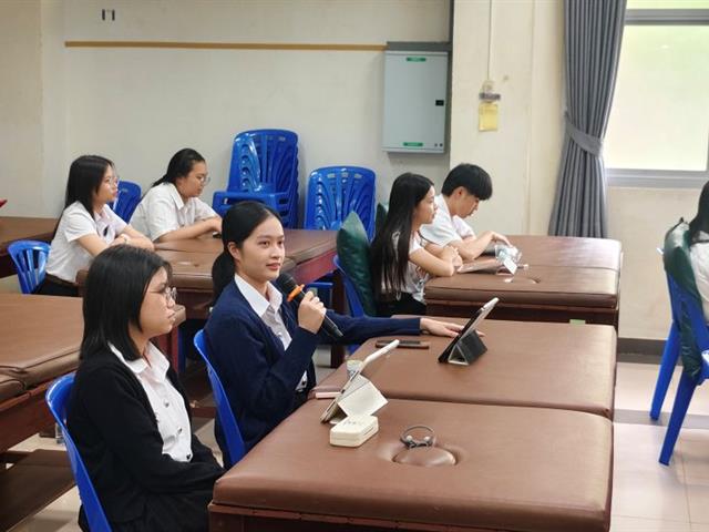 โครงการ21th century skills สำหรับนิสิต กิจกรรมที่ 2 การใช้ภาษาอังกฤษเพื่อนำเสนอบทความทางวิชาการอย่างมีประสิทธิภาพ
