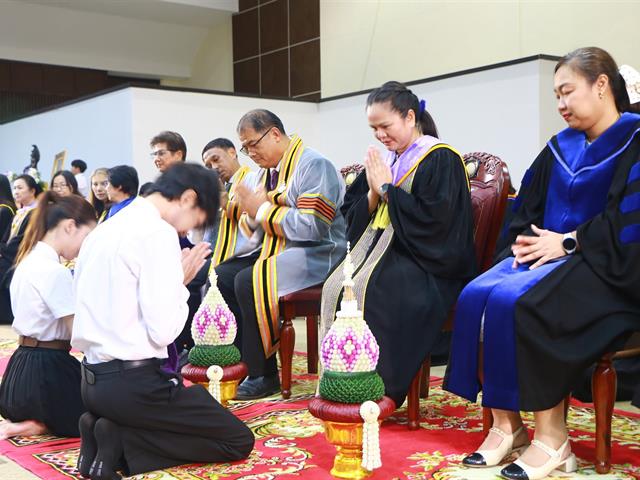 คณะสาธารณสุขศาสตร์ ร่วมกับสโมสรนิสิตคณะสาธารณสุขศาสตร์ ดำเนินโครงการพิธีไหว้ครู คณะสาธารณสุขศาสตร์ "ฝากตัวเป็นศิษย์ น้อมจิตวันทา" และพิธีบายศรีสู่ขวัญต้อนรับนิสิตใหม่ ประจำปีการศึกษา 2568