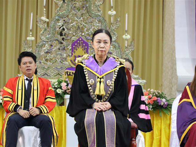 คณะรัฐศาสตร์และสังคมศาสตร์ 