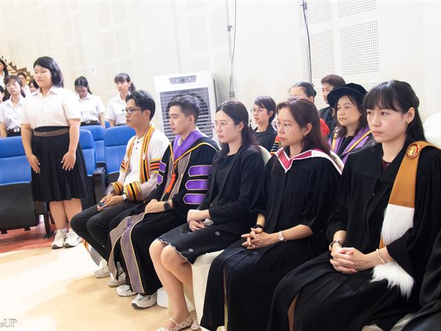 คณะศิลปศาสตร์จัดพิธีไหว้ครู “กราบคุรุปูจา ครูบาอาจารย์เจ้า” ประจำปีการศึกษา 2569