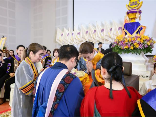 คณะศิลปศาสตร์จัดพิธีไหว้ครู “กราบคุรุปูจา ครูบาอาจารย์เจ้า” ประจำปีการศึกษา 2569