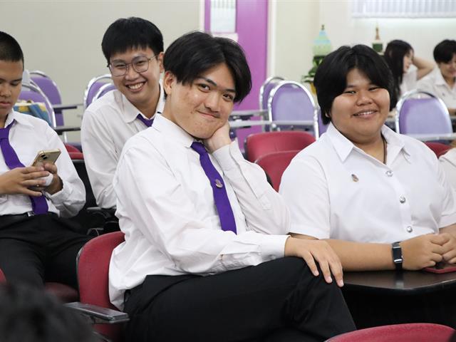 คณะรัฐศาสตร์และสังคมศาสตร์ 
