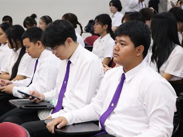 คณะรัฐศาสตร์และสังคมศาสตร์ 