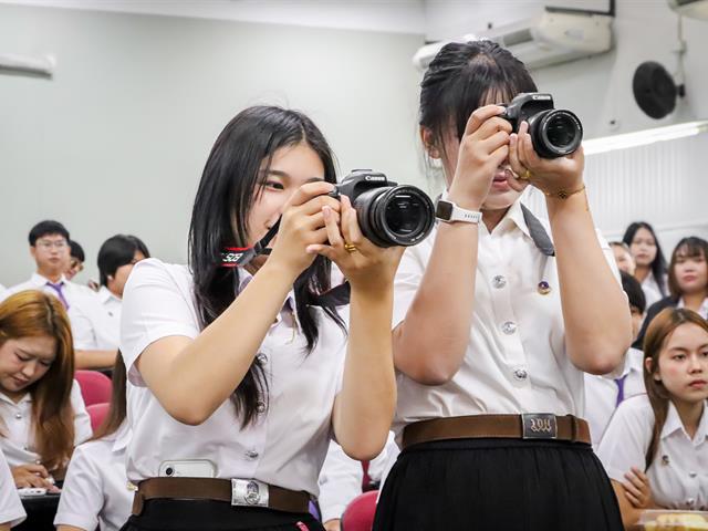 คณะรัฐศาสตร์และสังคมศาสตร์ 