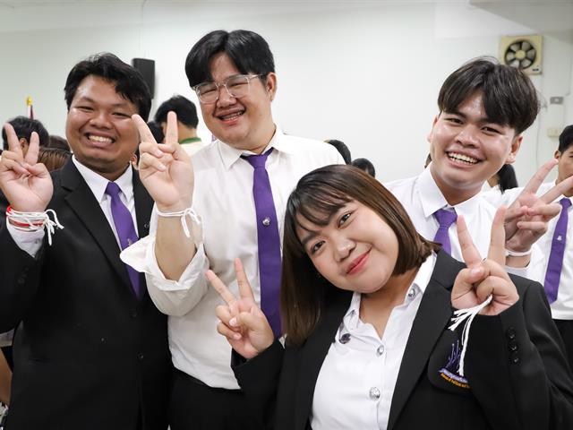 คณะรัฐศาสตร์และสังคมศาสตร์ 
