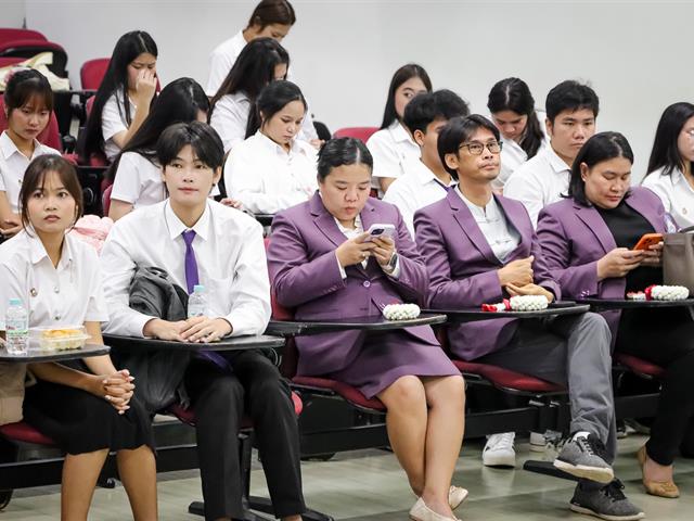 คณะรัฐศาสตร์และสังคมศาสตร์ 