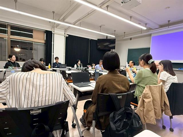 ระหว่างวันที่ 3–5 กรกฎาคม 2569 ผู้ช่วยศาสตราจารย์ ดร.ธิดาวัลย์ อุ่นกอง ผู้อำนวยการวิทยาเขตเชียงราย มหาวิทยาลัยพะเยา พร้อมด้วยคณาจารย์จากวิทยาลัยการศึกษา เข้าร่วมการประชุมวิชาการประจำปี ครั้งที่ 62 ของสมาคมการศึกษาเปรียบเทียบแห่งประเทศญี่ปุ่น (62nd Annual Conference of the Japan Comparative Education Society) ณ มหาวิทยาลัยริทสึเมคัง เมืองเกียวโต ประเทศญี่ปุ่น
