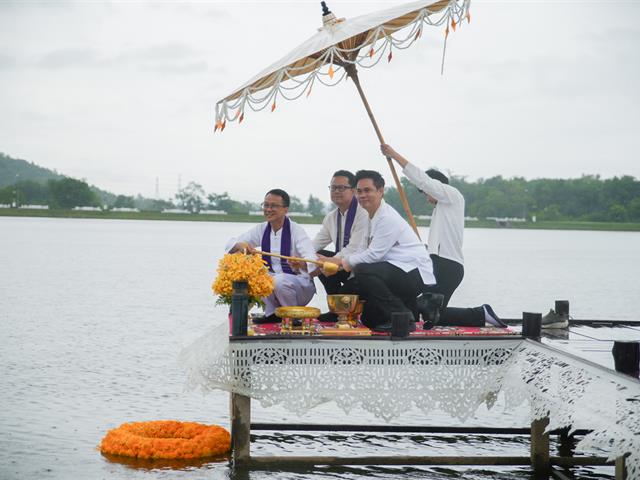 วิทยาลัยการศึกษา ดำเนินกิจกรรมพิธีตักน้ำและเจริญพระพุทธมนต์น้ำสรงองค์พระธาตุจอมทอง เนื่องในประเพณีแห่ผ้าห่มพระธาตุจอมทอง มหาวิทยาลัยพะเยา ประจำปี ๒๕๖๙