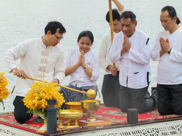 วิทยาลัยการศึกษา ดำเนินกิจกรรมพิธีตักน้ำและเจริญพระพุทธมนต์น้ำสรงองค์พระธาตุจอมทอง เนื่องในประเพณีแห่ผ้าห่มพระธาตุจอมทอง มหาวิทยาลัยพะเยา ประจำปี ๒๕๖๙