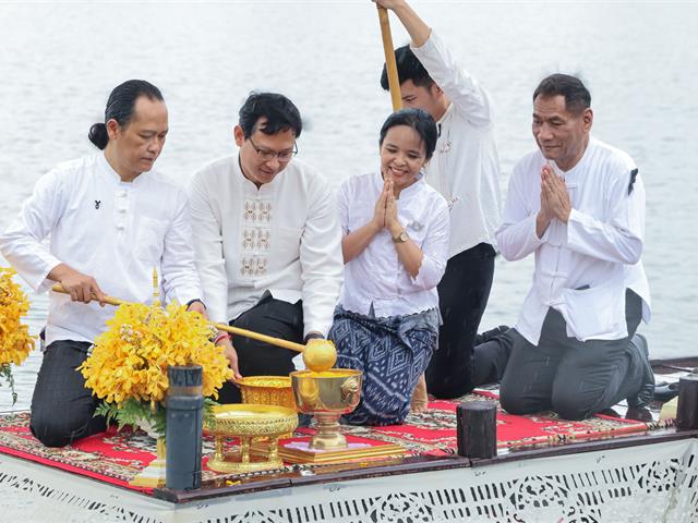 คณะรัฐศาสตร์และสังคมศาสตร์ 