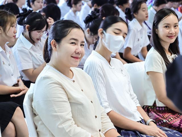 คณะรัฐศาสตร์และสังคมศาสตร์ 