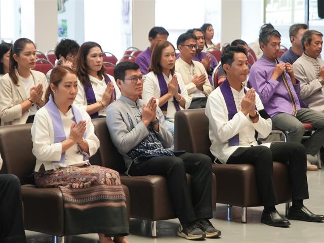 คณะทันตแพทยศาสตร์ มหาวิทยาลัยพะเยา เข้าร่วมพิธีสมโภชเทียนพรรษาและรับมอบต้นเทียนพรรษา ประจำปี 2569