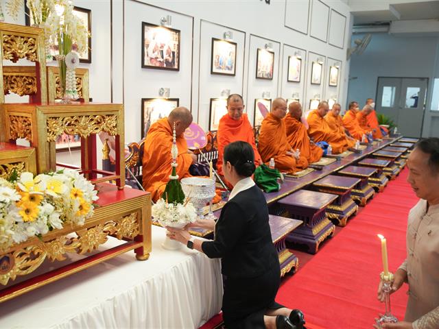 คณะทันตแพทยศาสตร์ มหาวิทยาลัยพะเยา เข้าร่วมพิธีสมโภชเทียนพรรษาและรับมอบต้นเทียนพรรษา ประจำปี 2569