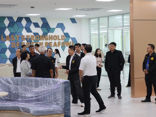 คณะกรรมการธรรมาภิบาลจังหวัดพะเยา (ก.ธ.จ. พะเยา) เยี่ยมติดตามโครงการอาคารการเรียนรู้และอนุรักษ์นกยูงไทย พร้อมร่วมพิธีเปิดคลินิกรักษาสัตว์ มหาวิทยาลัยพะเยา