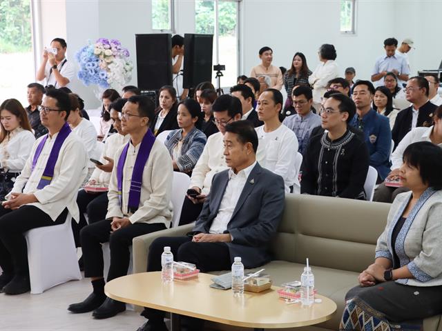 คณะกรรมการธรรมาภิบาลจังหวัดพะเยา (ก.ธ.จ. พะเยา) เยี่ยมติดตามโครงการอาคารการเรียนรู้และอนุรักษ์นกยูงไทย พร้อมร่วมพิธีเปิดคลินิกรักษาสัตว์ มหาวิทยาลัยพะเยา