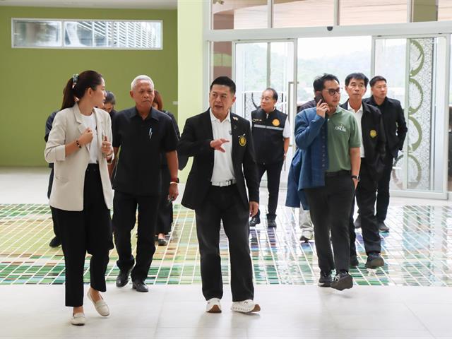 คณะกรรมการธรรมาภิบาลจังหวัดพะเยา (ก.ธ.จ. พะเยา) เยี่ยมติดตามโครงการอาคารการเรียนรู้และอนุรักษ์นกยูงไทย พร้อมร่วมพิธีเปิดคลินิกรักษาสัตว์ มหาวิทยาลัยพะเยา