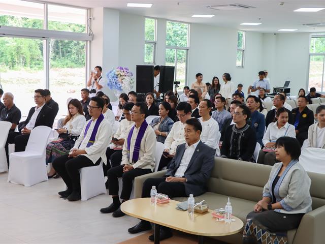คณะกรรมการธรรมาภิบาลจังหวัดพะเยา (ก.ธ.จ. พะเยา) เยี่ยมติดตามโครงการอาคารการเรียนรู้และอนุรักษ์นกยูงไทย พร้อมร่วมพิธีเปิดคลินิกรักษาสัตว์ มหาวิทยาลัยพะเยา