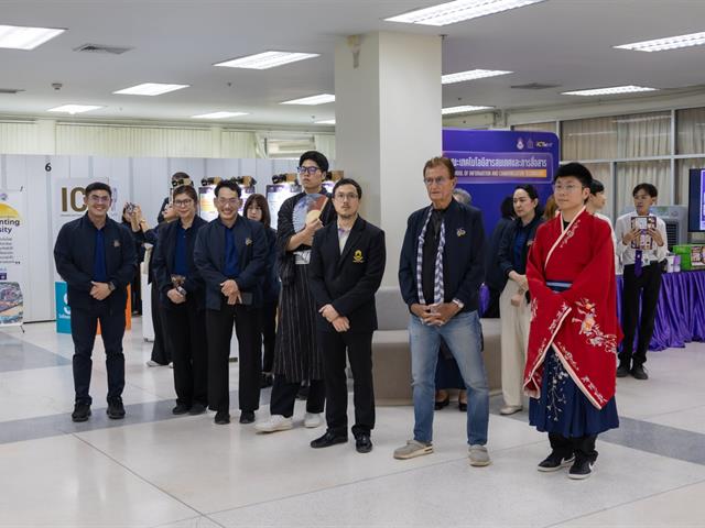 คณะศิลปศาสตร์ร่วมจัดนิทรรศการเฉลิมฉลอง 16 ปี มหาวิทยาลัยพะเยา ณ จุด Check-in สถาบันนวัตกรรมการเรียนรู้