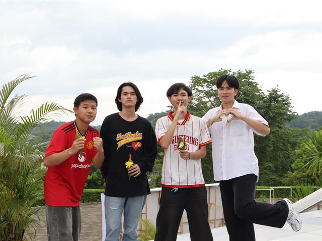 คณะรัฐศาสตร์และสังคมศาสตร์ 