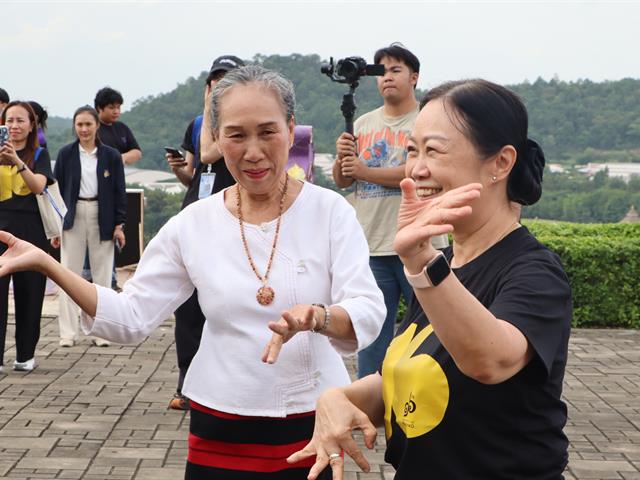 คณะรัฐศาสตร์และสังคมศาสตร์ 