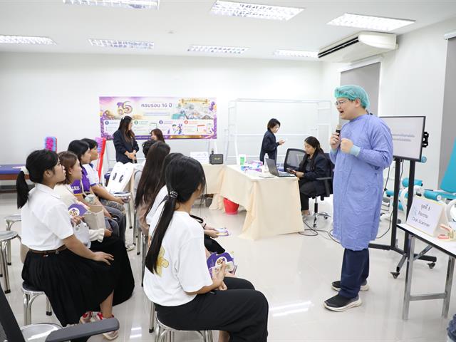 คณะทันตแพทยศาสตร์ มหาวิทยาลัยพะเยา ร่วมเปิดนิทรรศการ 16 เรื่องเล่าดีดี 16 ปี มหาวิทยาลัยพะเยา สู่ความยั่งยืน ถ่ายทอดความสำเร็จจากพลังความร่วมมือ สร้างคุณค่าสู่ชุมชนและสังคม