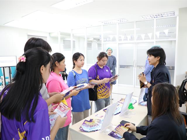 คณะทันตแพทยศาสตร์ มหาวิทยาลัยพะเยา ร่วมเปิดนิทรรศการ 16 เรื่องเล่าดีดี 16 ปี มหาวิทยาลัยพะเยา สู่ความยั่งยืน ถ่ายทอดความสำเร็จจากพลังความร่วมมือ สร้างคุณค่าสู่ชุมชนและสังคม