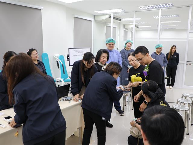 คณะทันตแพทยศาสตร์ มหาวิทยาลัยพะเยา ร่วมเปิดนิทรรศการ 16 เรื่องเล่าดีดี 16 ปี มหาวิทยาลัยพะเยา สู่ความยั่งยืน ถ่ายทอดความสำเร็จจากพลังความร่วมมือ สร้างคุณค่าสู่ชุมชนและสังคม
