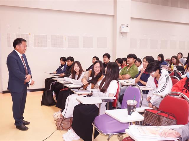 สาขาวิชาภาษาอังกฤษ คณะศิลปศาสตร์ มหาวิทยาลัยพะเยา จัดโครงการภาษาอังกฤษเพื่อวิชาชีพ กิจกรรมที่ 1 การแปลและล่าม เพื่อเตรียมพร้อมนิสิตก่อนออกฝึกงาน และพัฒนาทักษะการแปลและล่าม