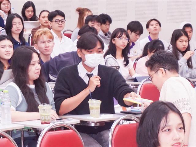 สาขาวิชาภาษาอังกฤษ คณะศิลปศาสตร์ มหาวิทยาลัยพะเยา จัดโครงการภาษาอังกฤษเพื่อวิชาชีพ กิจกรรมที่ 1 การแปลและล่าม เพื่อเตรียมพร้อมนิสิตก่อนออกฝึกงาน และพัฒนาทักษะการแปลและล่าม