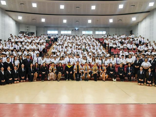 วิทยาลัยการศึกษา ดำเนินกิจกรรมไหว้ครูและสืบสานอัตลักษณ์นิสิตวิทยาลัยการศึกษา “ร้อยดวงใจศิษย์วันทา วิทยาลัยการศึกษา บูชาครู”