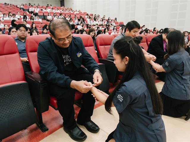 หลักสูตรวิทยาศาสตรบัณฑิต สาขาวิชาอนามัยสิ่งแวดล้อม จัดพิธีมอบเสื้อปฏิบัติการวิชาชีพ ประจำปีการศึกษา 2569