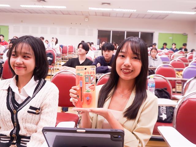 สาขาวิชาภาษาอังกฤษ คณะศิลปศาสตร์ มหาวิทยาลัยพะเยา จัดโครงการภาษาอังกฤษเพื่อวิชาชีพ กิจกรรมที่ 2 แนะแนวอาชีพ เพื่อเตรียมพร้อมนิสิตก่อนออกฝึกงาน