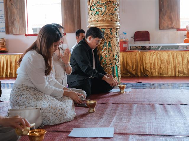 ถวายเทียนพรรษา