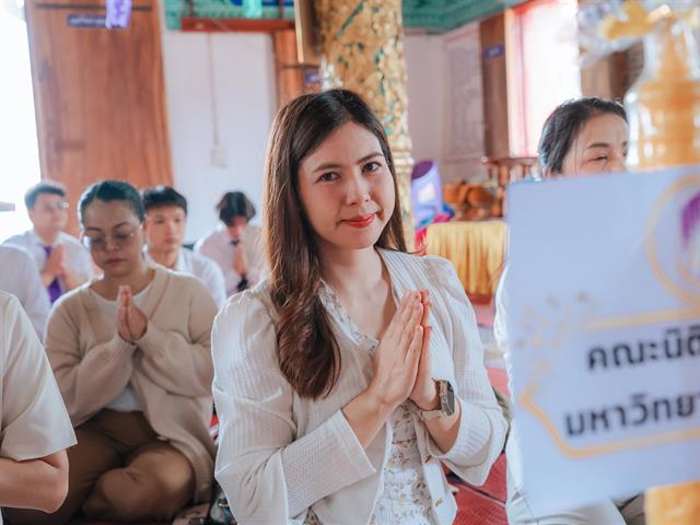 ถวายเทียนพรรษา