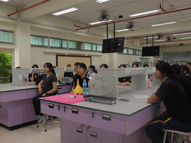 คณะวิศวกรรมศาสตร์ เปิดห้องปฏิบัติการต้อนรับนักเรียนโรงเรียนสาธิตพะเยา สัมผัสโลกวิศวกรผ่านห้องปฏิบัติการจริง
