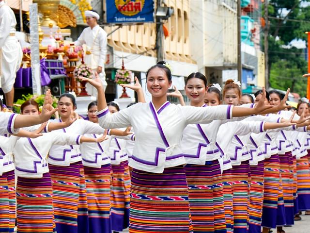 คณะศิลปศาสตร์ ร่วมจัดโครงการ “ประเพณีแห่ผ้าห่มพระธาตุจอมทอง ครั้งที่ 11”